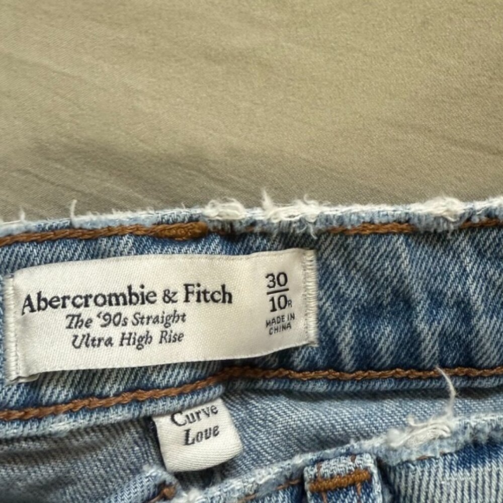 Abercrombie & Fitch Ultra High Rise 90's Straight - Picture 4 of 7